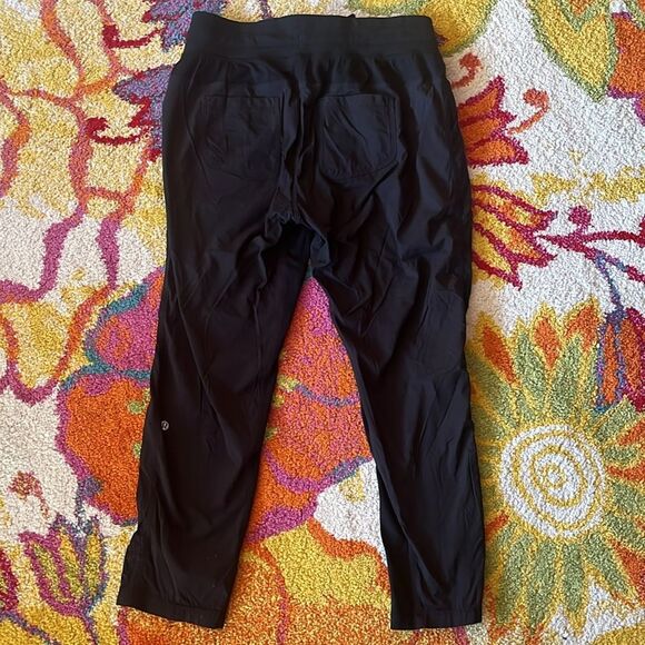 EUC WOMENS 10 LULULEMON ATHLETICA DANCE STUDIO PANTS - Picture 5 of 7
